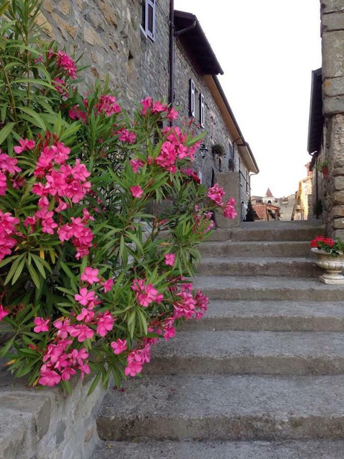 Mini Appartamenti Nonna Nella Barbarasco Exterior foto